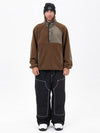 Set aus Herren-Pullover aus Kunstfleece und lässiger Freerider-Schneehose im urbanen Streetstyle