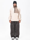 Set aus Herren-Pullover aus Kunstfleece und lässiger Freerider-Schneehose im urbanen Streetstyle